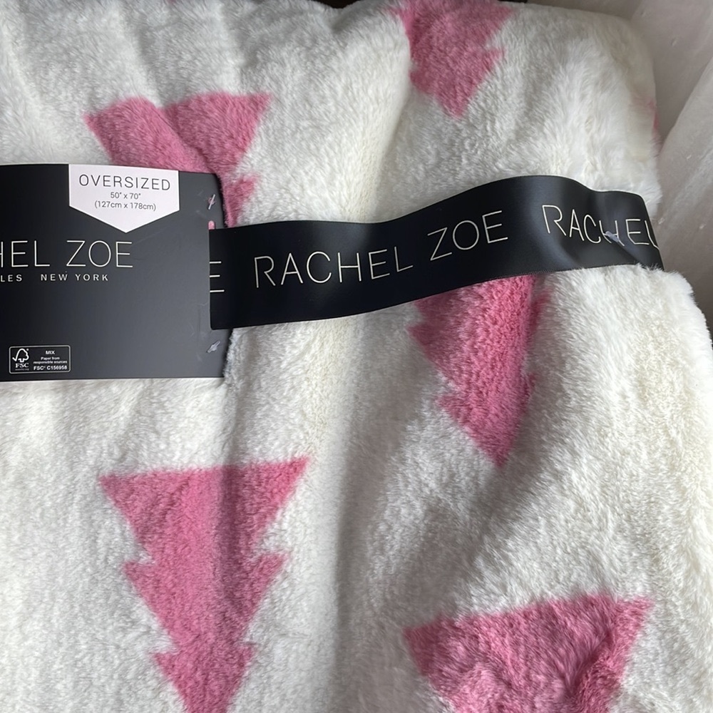 🎉HP🎉🌲RACHEL ZOE Soft, plush oversized Holiday Faux Fur Throw🌲NWT🌲 - Picture 3 of 13